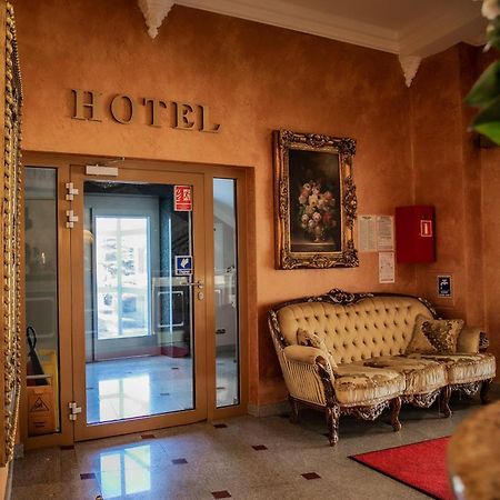 Olawian Hotel Olawa Bagian luar foto