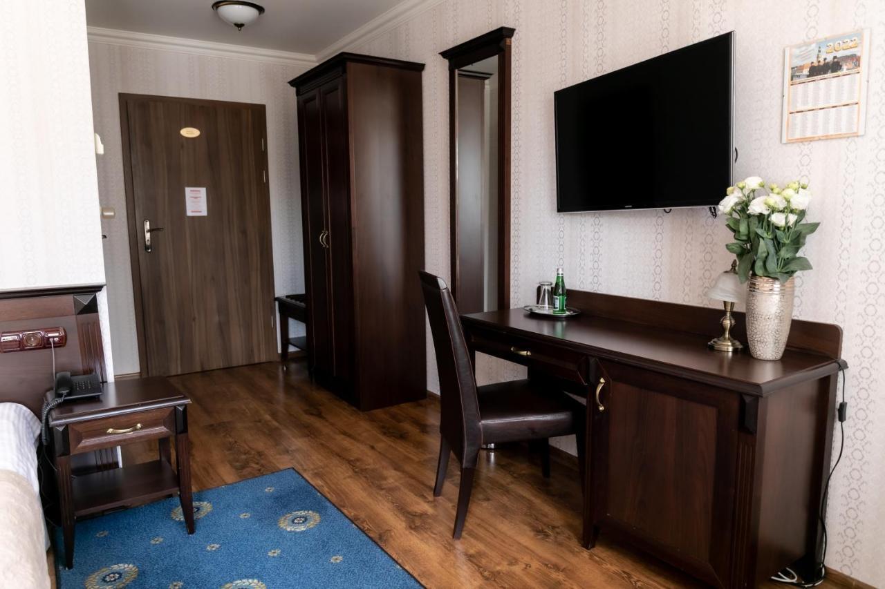 Olawian Hotel Olawa Bagian luar foto