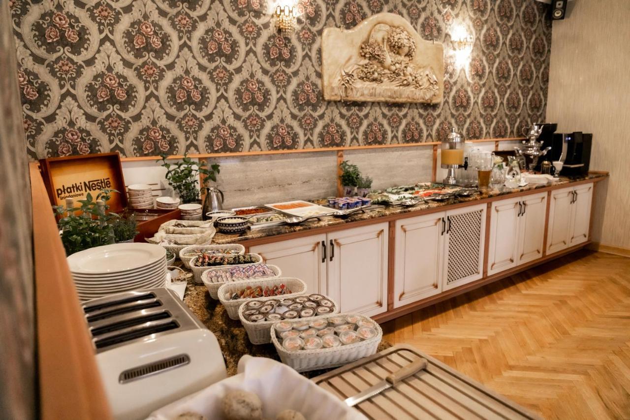 Olawian Hotel Olawa Bagian luar foto