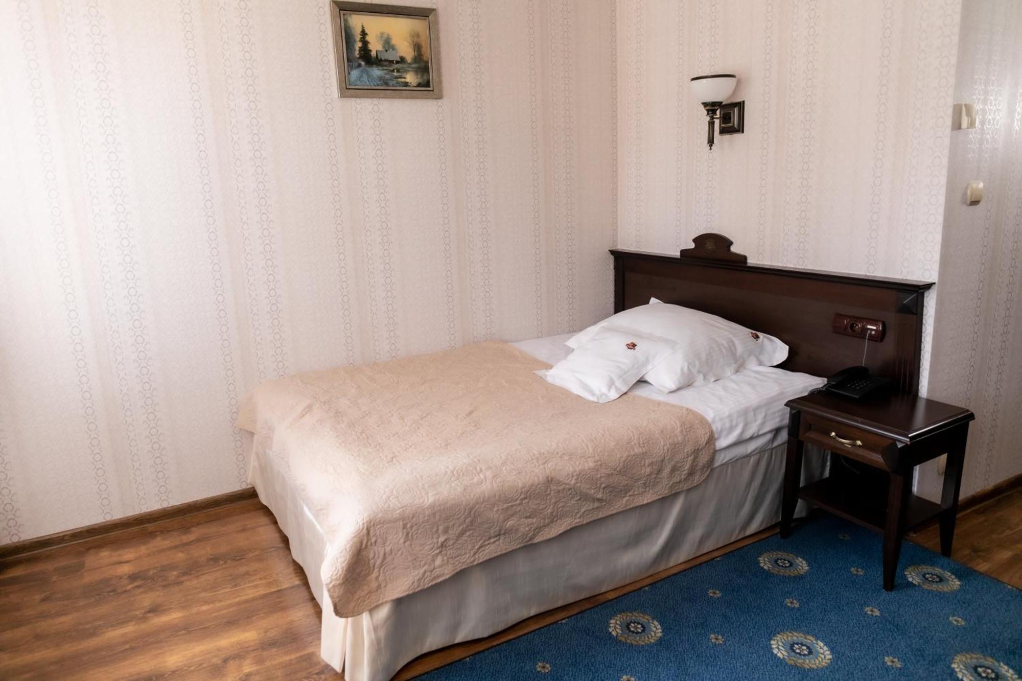 Olawian Hotel Olawa Bagian luar foto