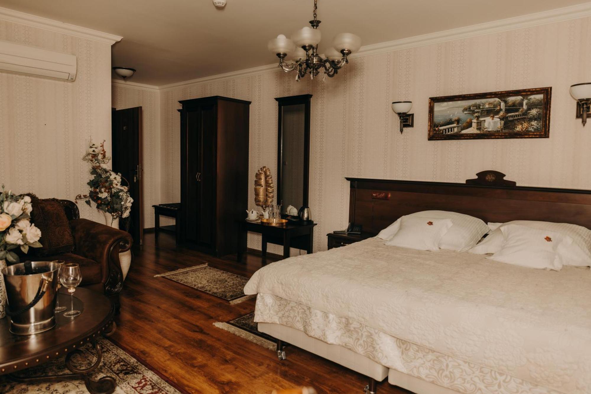 Olawian Hotel Olawa Bagian luar foto