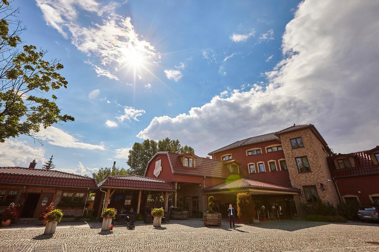 Olawian Hotel Olawa Bagian luar foto