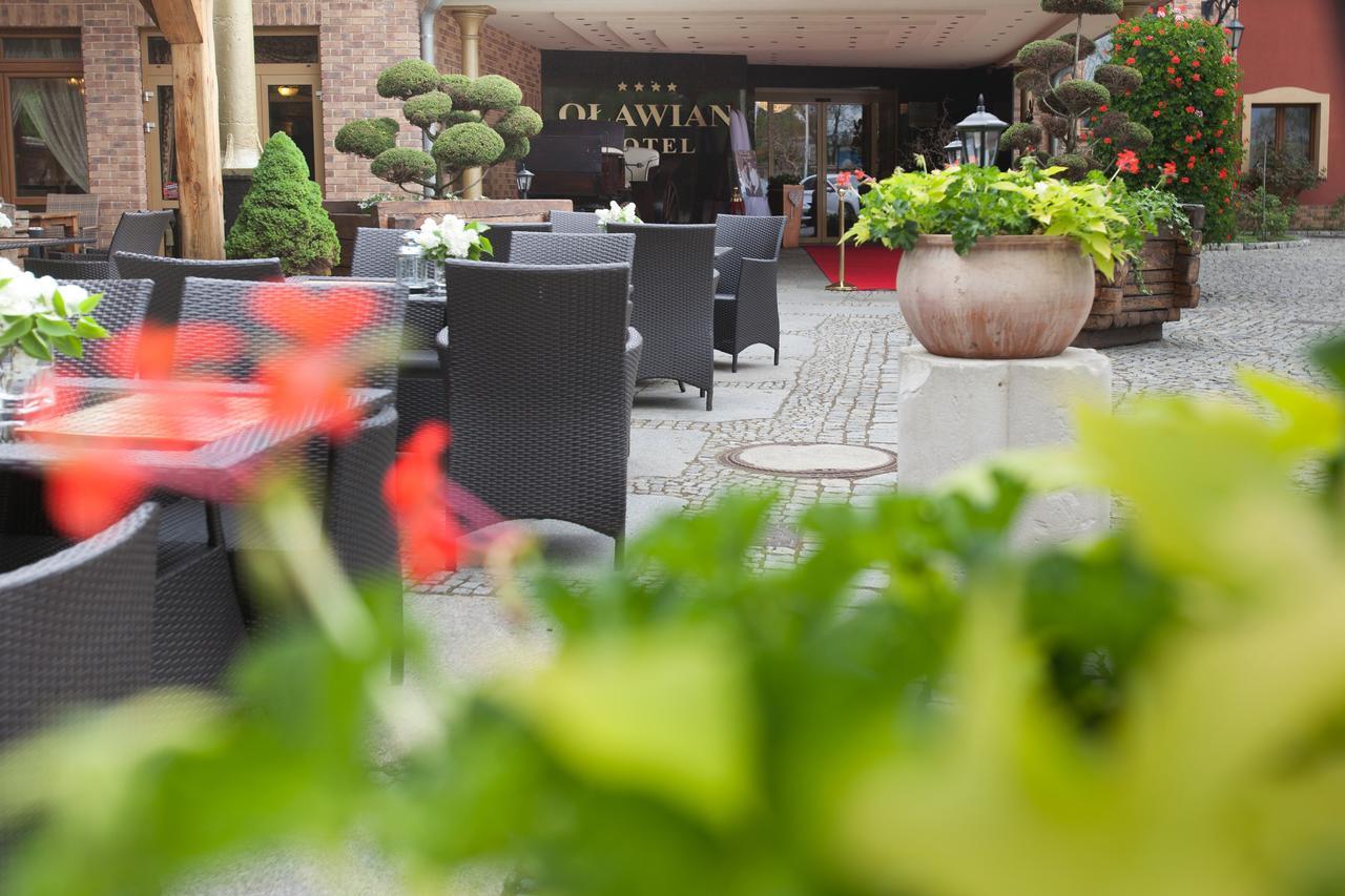 Olawian Hotel Olawa Bagian luar foto