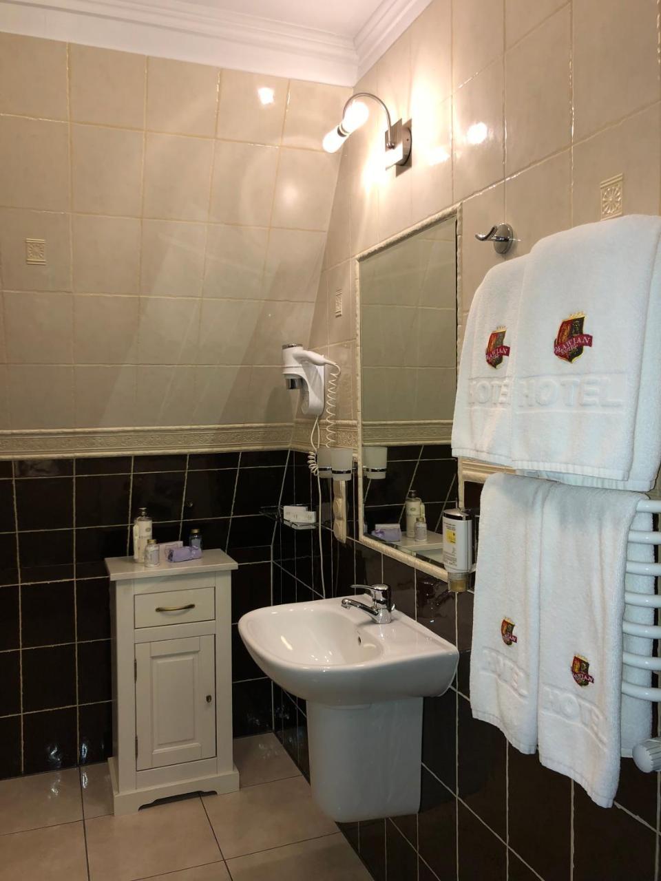 Olawian Hotel Olawa Bagian luar foto