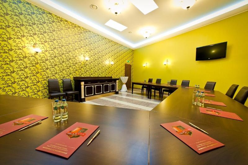 Olawian Hotel Olawa Bagian luar foto